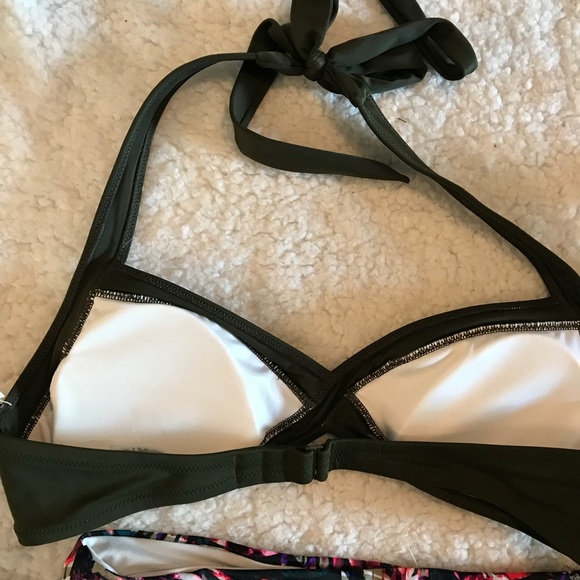🔴4 for 25🔴 NWT VS PINK Bikini Top - Picture 5 of 5